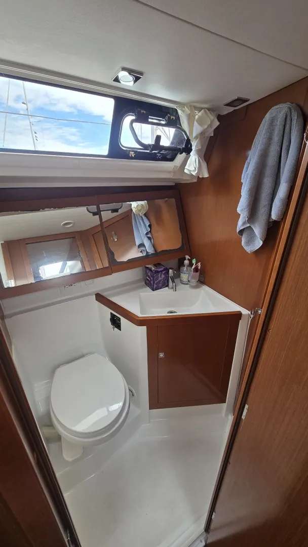Slide: The Image of Beneteau 45 2012 - 7723477