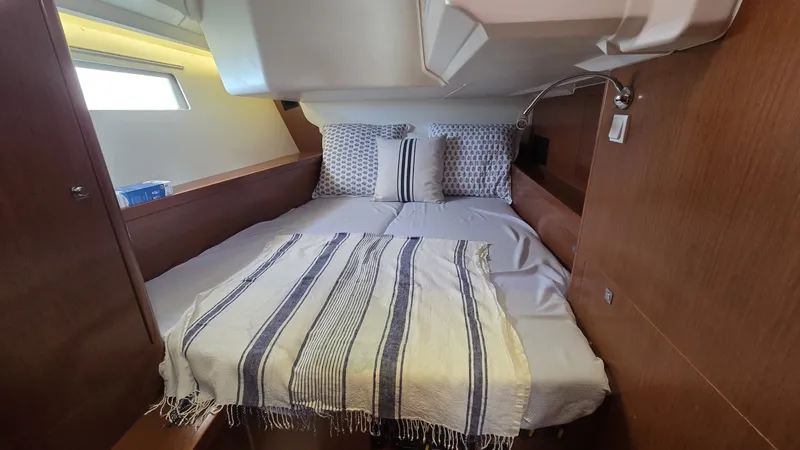 Slide: The Image of Beneteau 45 2012 - 7723543
