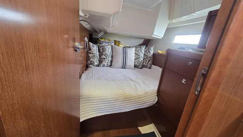 Slide: The Image of Beneteau 45 2012 - 7723480