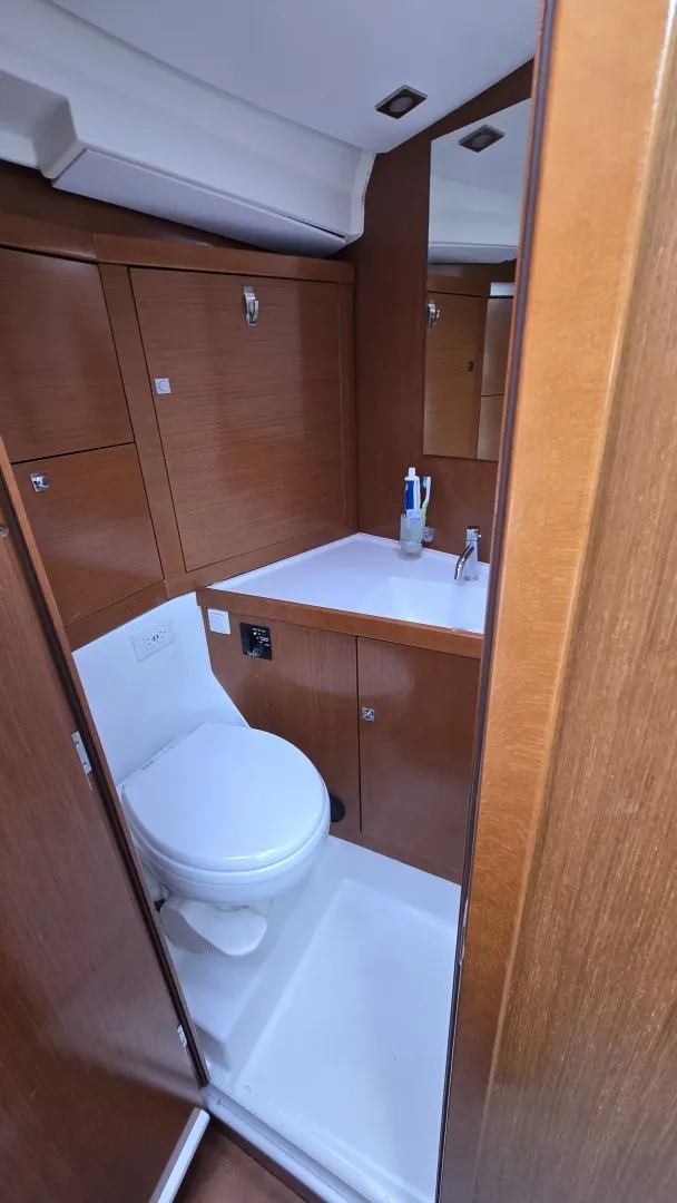 Slide: The Image of Beneteau 45 2012 - 7723476