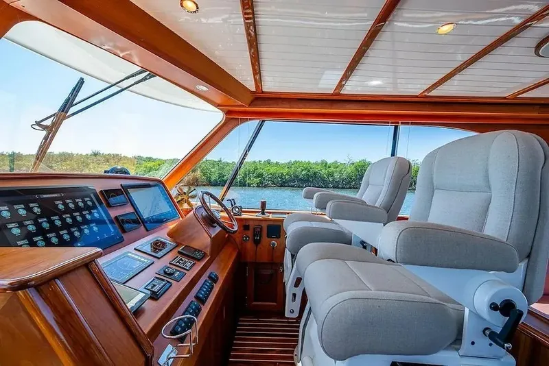 Slide: The Image of Hinckley Yachts 55 2021 - 8373375