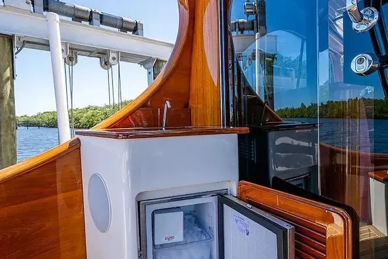 Slide: The Image of Hinckley Yachts 55 2021 - 8373350