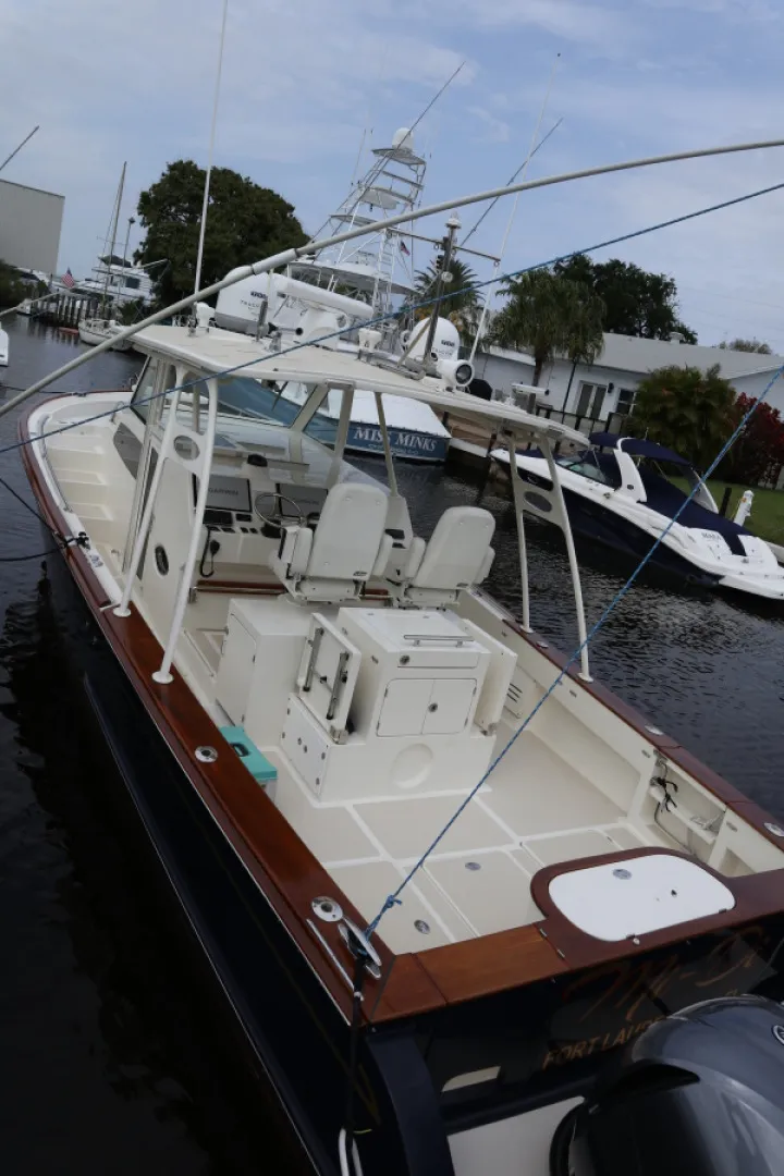 Slide: The Image of Marlow 37 - MI-DI - Exterior Profile 2018 Marlow 37 Prowler Havana 375 - MI-DI - 7724671