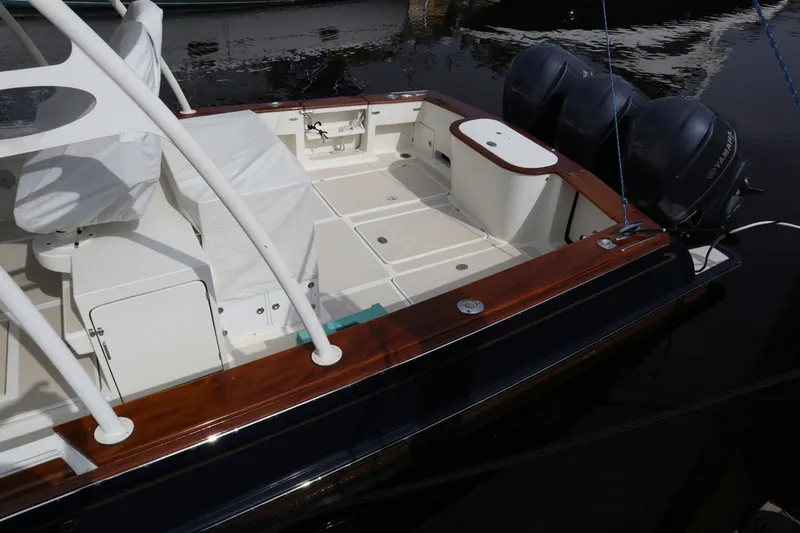 Slide: The Image of Marlow 37 - MI-DI - Cockpit 2018 Marlow 37 Prowler Havana 375 - MI-DI - 7724672