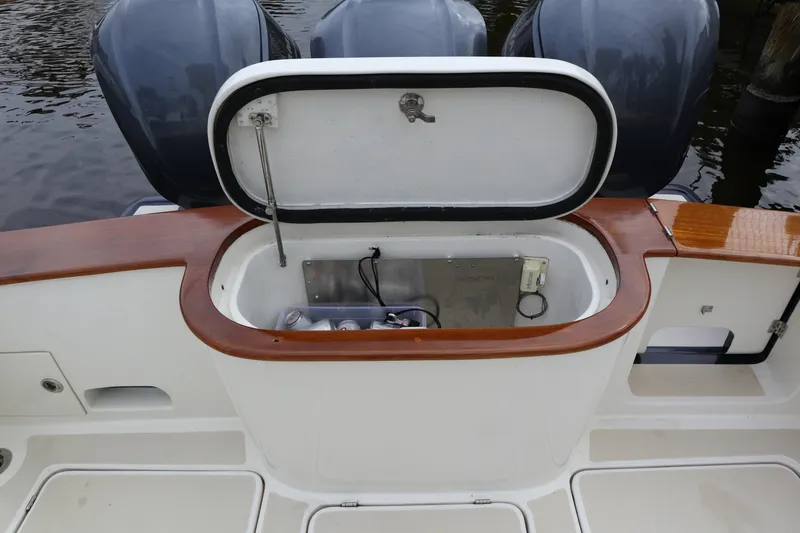 Slide: The Image of Marlow 37 - MI-DI - Cockpit Storage 2018 Marlow 37 Prowler Havana 375 - MI-DI - 7724678
