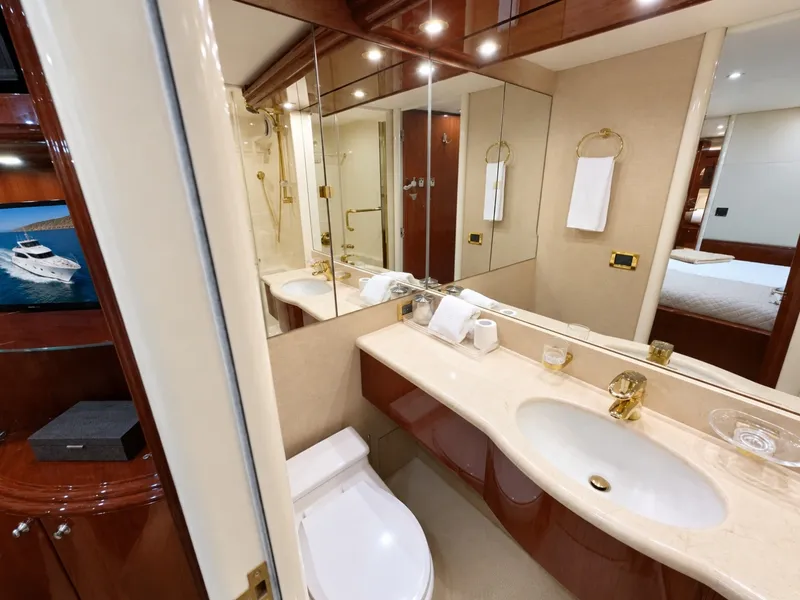 Slide: The Image of Lazzara 80 Skylounge 2002 - 7767760