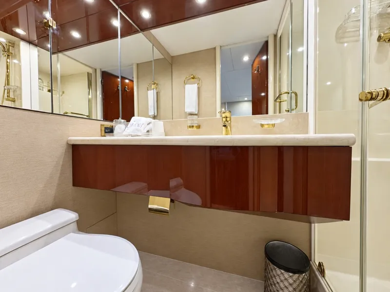 Slide: The Image of Lazzara 80 Skylounge 2002 - 7929873