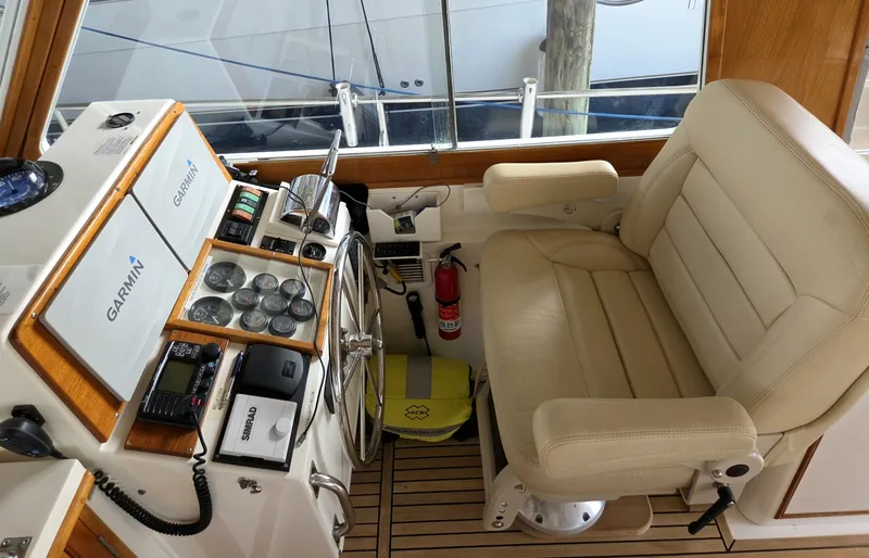 Slide: The Image of Grand Banks Eastbay 43 HX SX 2001 - 7750606