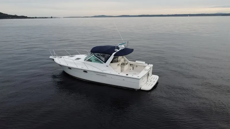 The Image of Tiara 3100 Open 2001 - 7725552