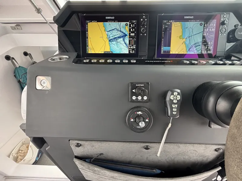 Slide: The Image of Axopar 37XC Cross Cabin 2024 - 7734953