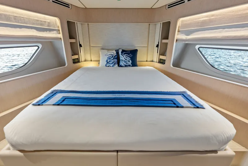 Slide: The Image of Ferretti 670 2026 - 8054804