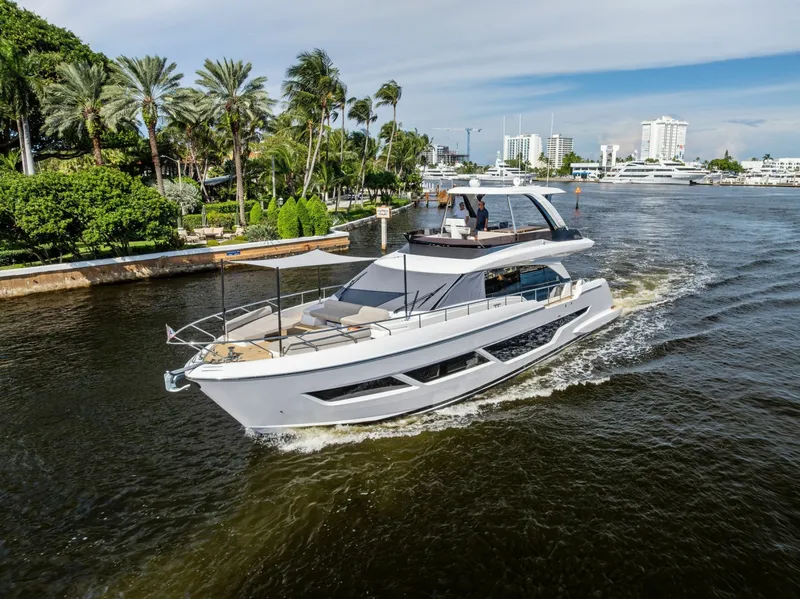Slide: The Image of Ferretti 670 2026 - 8054712