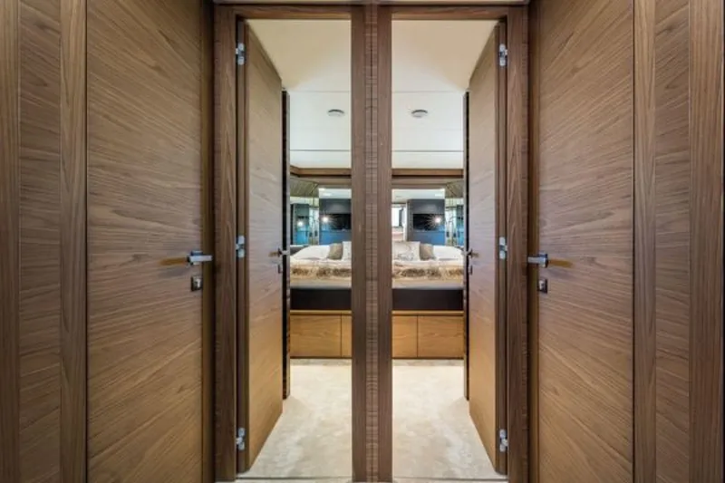 Slide: The Image of Ferretti 670 2026 - 7938234