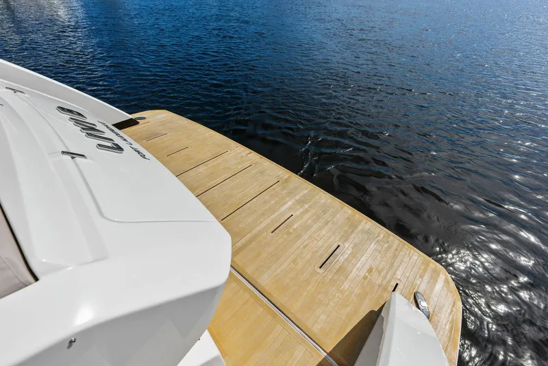 Slide: The Image of Ferretti 670 2026 - 8054820
