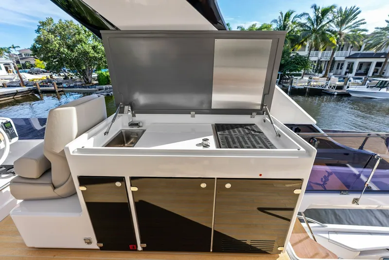 Slide: The Image of Ferretti 670 2026 - 8054747