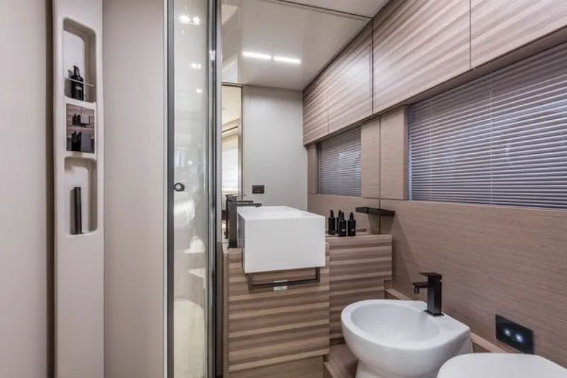 Slide: The Image of Ferretti 670 2026 - 7938237