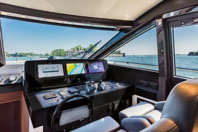 Slide: The Image of Ferretti 670 2026 - 7938212