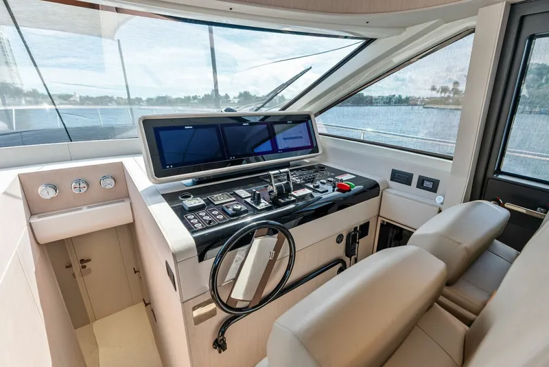 Slide: The Image of Ferretti 670 2026 - 8054773