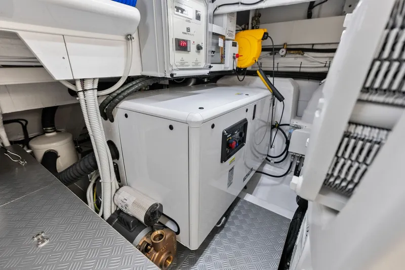 Slide: The Image of Ferretti 670 2026 - 8054828