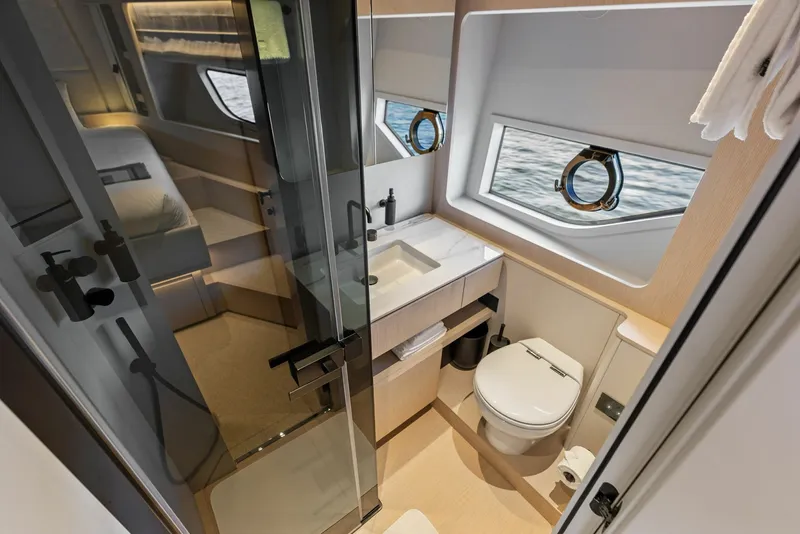 Slide: The Image of Ferretti 670 2026 - 8054807