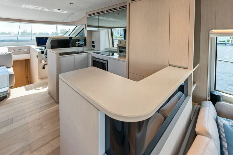 Slide: The Image of Ferretti 670 2026 - 8054769
