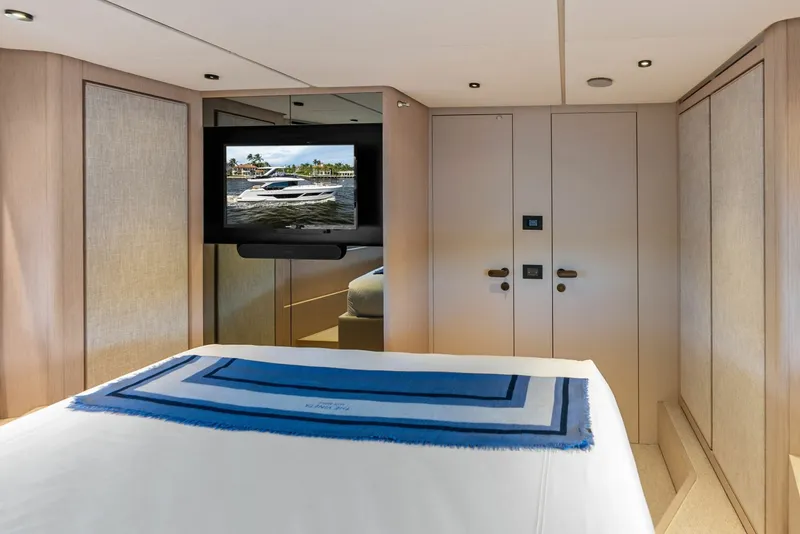 Slide: The Image of Ferretti 670 2026 - 8054805