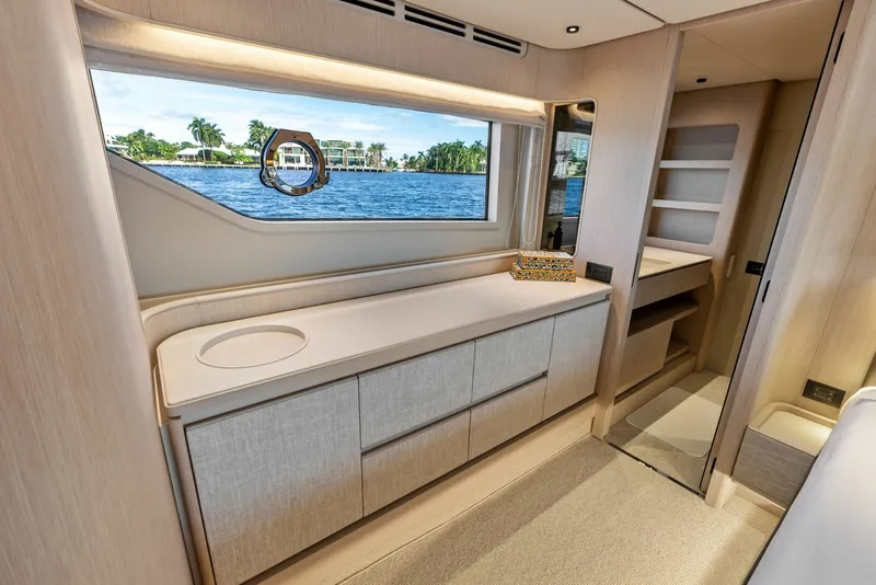 Slide: The Image of Ferretti 670 2026 - 8054785