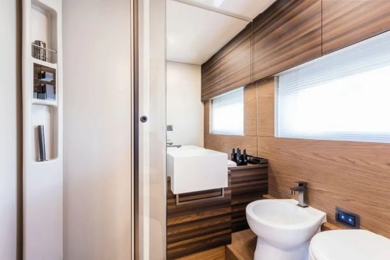Slide: The Image of Ferretti 670 2026 - 7938231