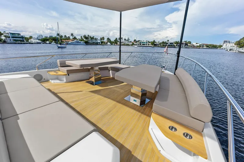 Slide: The Image of Ferretti 670 2026 - 8054725