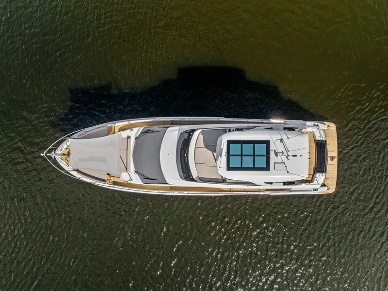 Slide: The Image of Ferretti 670 2026 - 8054700