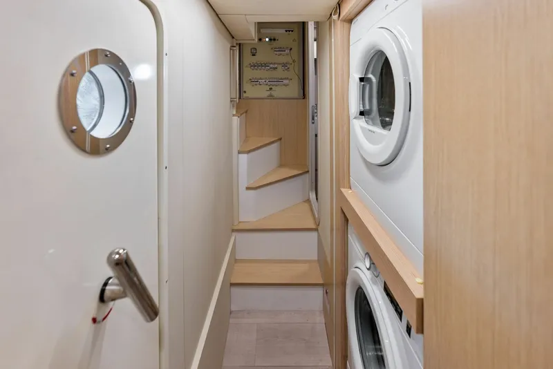 Slide: The Image of Ferretti 670 2026 - 8054815