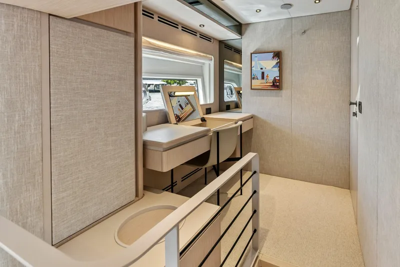 Slide: The Image of Ferretti 670 2026 - 8054783