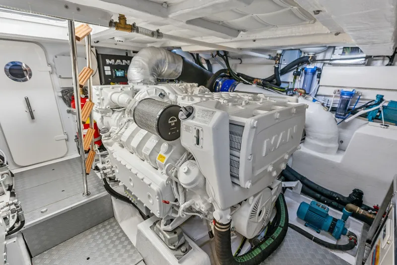 Slide: The Image of Ferretti 670 2026 - 8054824