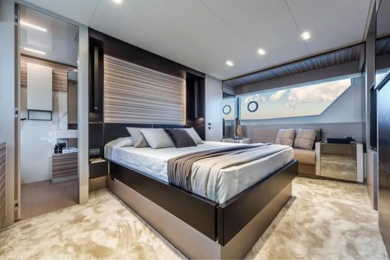 Slide: The Image of Ferretti 670 2026 - 7938223