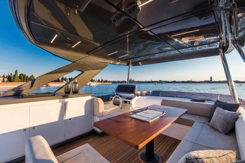 Slide: The Image of Ferretti 670 2026 - 7938198