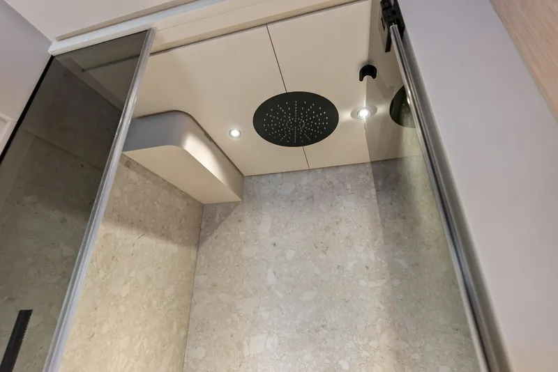 Slide: The Image of Ferretti 670 2026 - 8054800