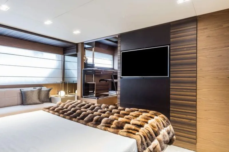 Slide: The Image of Ferretti 670 2026 - 7938226