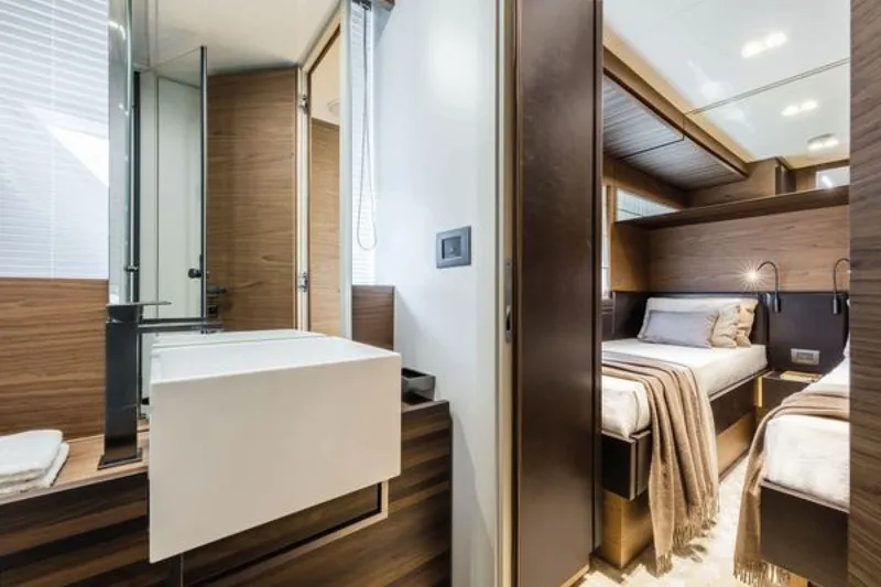 Slide: The Image of Ferretti 670 2026 - 7938236
