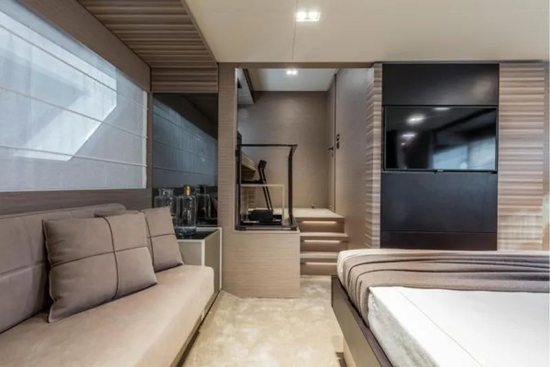 Slide: The Image of Ferretti 670 2026 - 7938221
