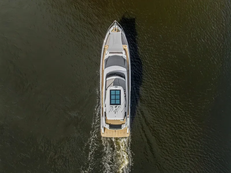 Slide: The Image of Ferretti 670 2026 - 8054702