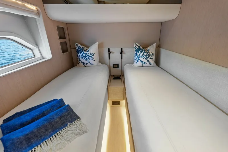 Slide: The Image of Ferretti 670 2026 - 8054810