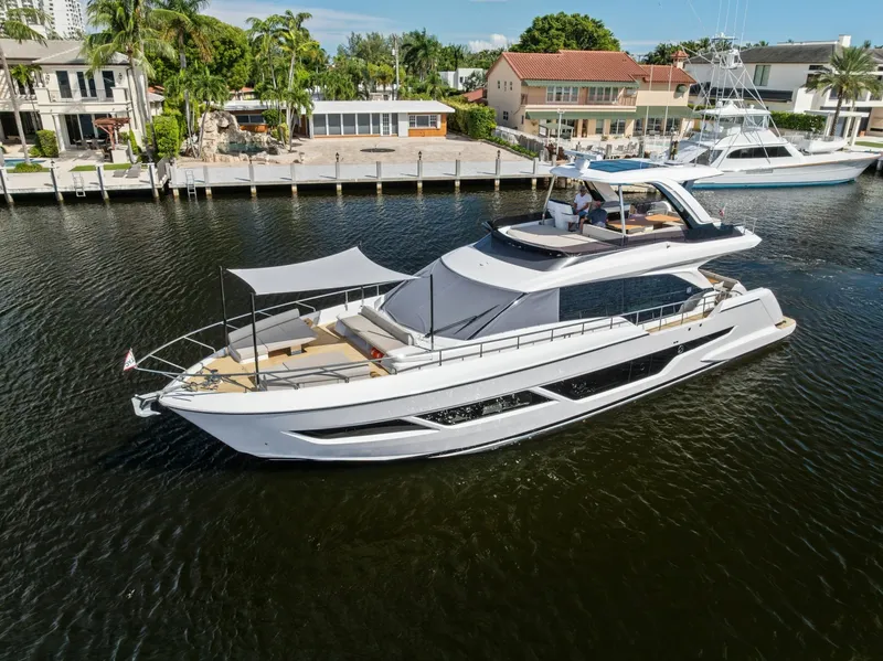 Slide: The Image of Ferretti 670 2026 - 8054692