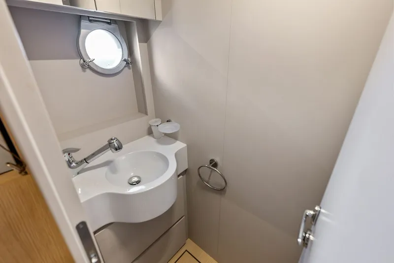 Slide: The Image of Ferretti 670 2026 - 8054812