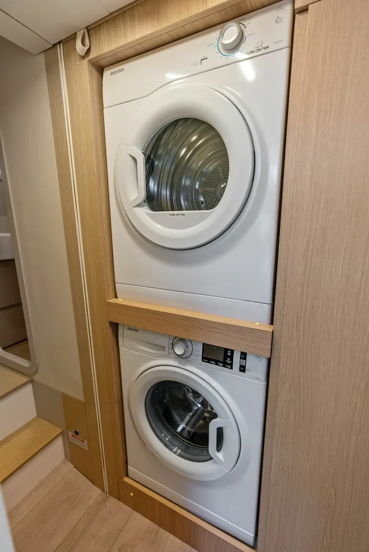 Slide: The Image of Ferretti 670 2026 - 8054817