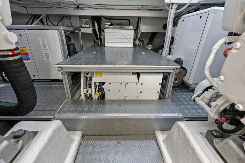 Slide: The Image of Ferretti 670 2026 - 8054829