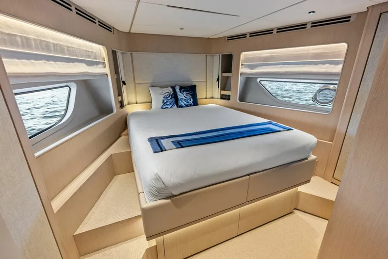 Slide: The Image of Ferretti 670 2026 - 8054802
