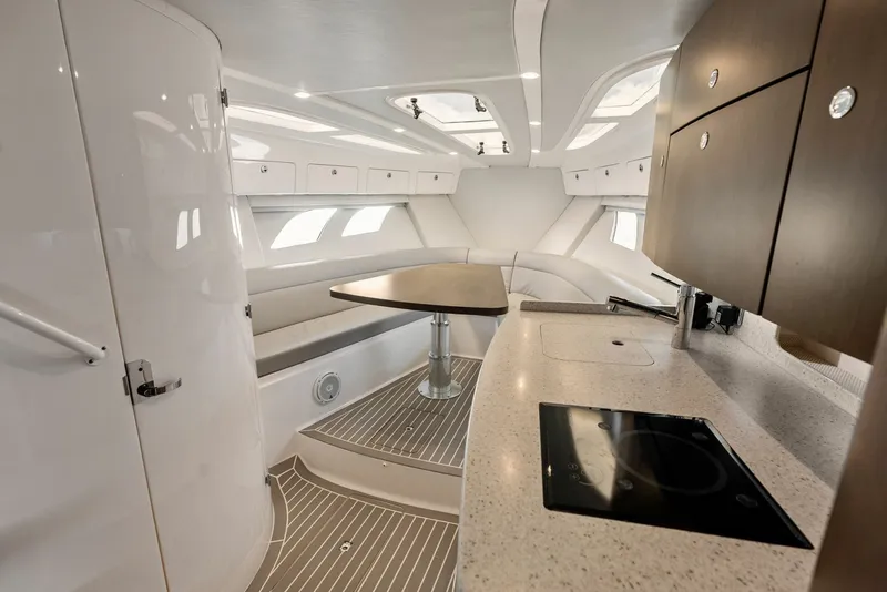 Slide: The Image of Intrepid 40 2019 - 7743430