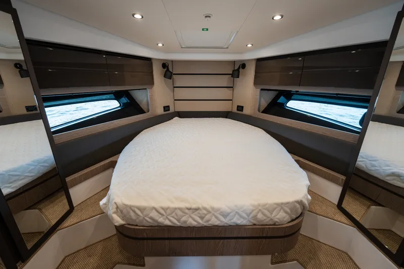 Slide: The Image of Azimut Atlantis 45 2025 - 7747224