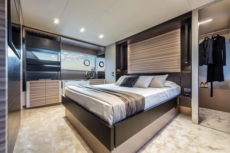 Slide: The Image of Ferretti 670 2026 - 7746141