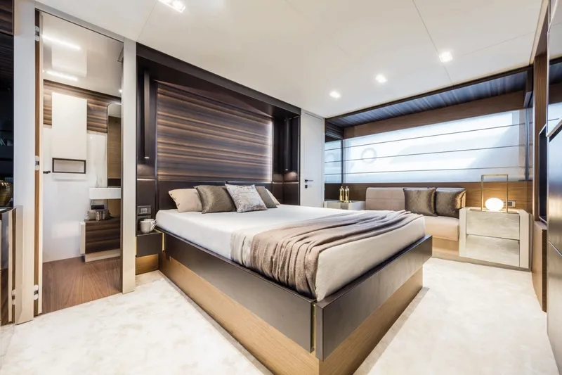Slide: The Image of Ferretti 670 2026 - 7746159